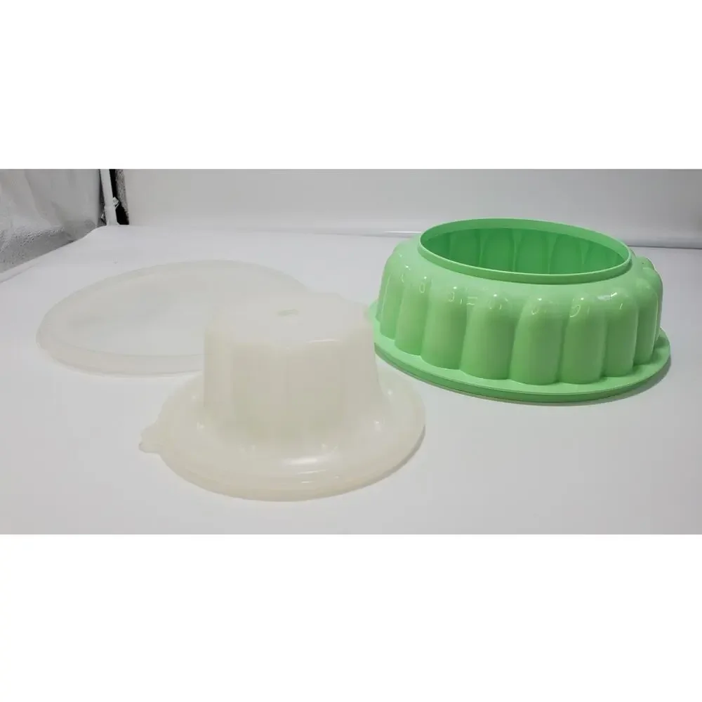 Tupperware this complete